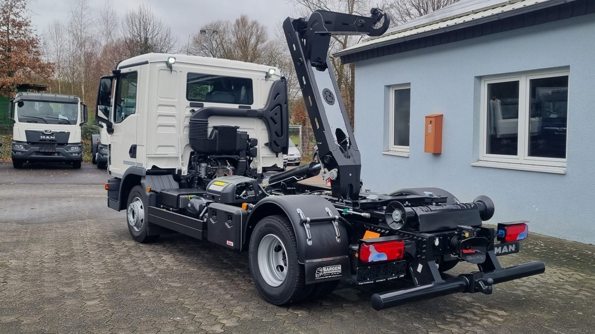 Caminhão polibenne nuevo MAN TGL 12.220 BL NEU City Abrollkipper 8t TipMatic: foto 15