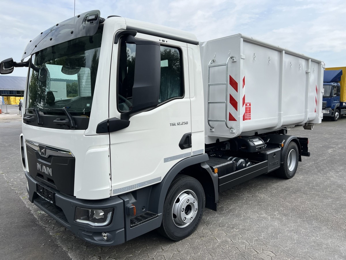 MAN TGL 12.250 BL NEU City Abrollkipper PowerMatic s - Caminhão polibenne: foto 4 MAN TGL 12.250 BL NEU City Abrollkipper PowerMatic s - Caminhão polibenne: foto 4