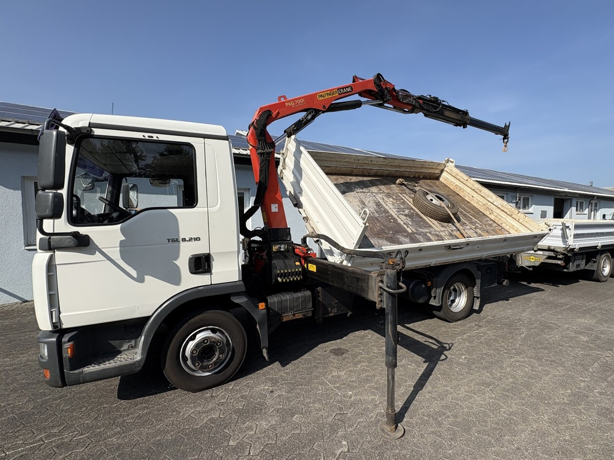 MAN TGL 8.210 Meiller Dreiseitenkipper mit Ladekran - Furgão basculante: foto 1 MAN TGL 8.210 Meiller Dreiseitenkipper mit Ladekran - Furgão basculante: foto 1