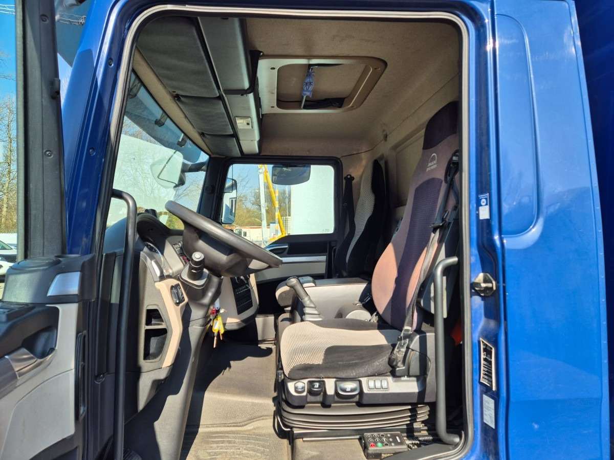 MAN TGL 8.220 Koffer 6.20m LBW AHK 8.190 - Caminhão transporte de veículos, Veículo comercial: foto 2 MAN TGL 8.220 Koffer 6.20m LBW AHK 8.190 - Caminhão transporte de veículos, Veículo comercial: foto 2