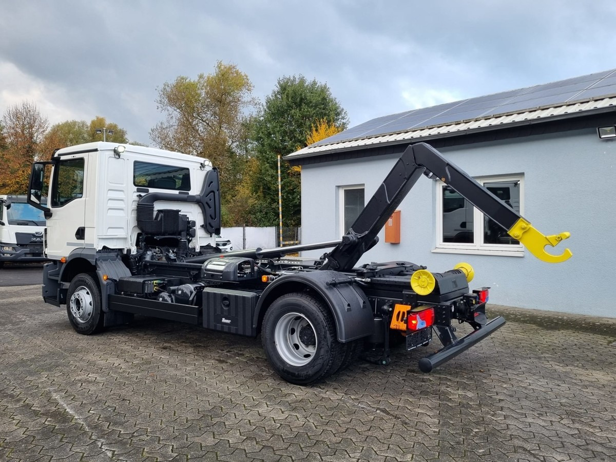 Caminhão polibenne nuevo MAN TGM 15.290 BL Abrollkipper PowerMatic Standheiz.: foto 17