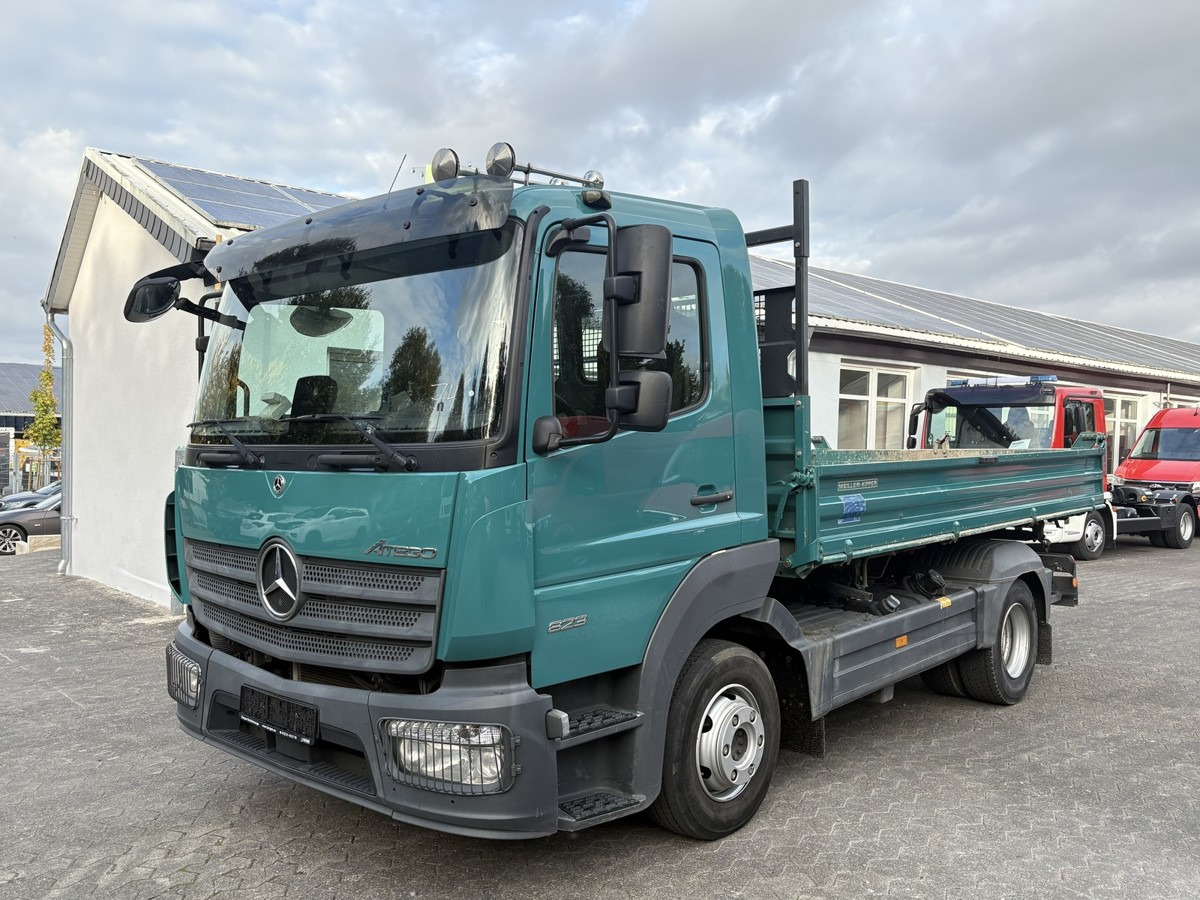 MERCEDES-BENZ Atego 823 3-Seiten Kipper Meiller 2 x AHK - Furgão basculante: foto 1 MERCEDES-BENZ Atego 823 3-Seiten Kipper Meiller 2 x AHK - Furgão basculante: foto 1