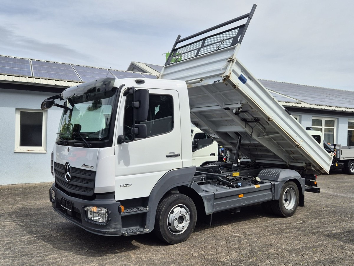 MERCEDES-BENZ Atego 823 3-Seiten Kipper Meiller 2 x AHK - Furgão basculante: foto 1 MERCEDES-BENZ Atego 823 3-Seiten Kipper Meiller 2 x AHK - Furgão basculante: foto 1