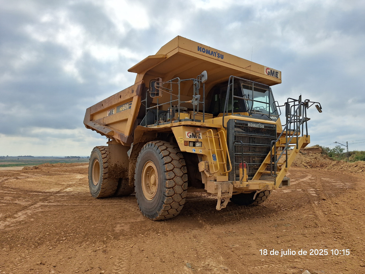 KOMATSU HD605 7-EO - Caminhão fora de estrada: foto 1 KOMATSU HD605 7-EO - Caminhão fora de estrada: foto 1