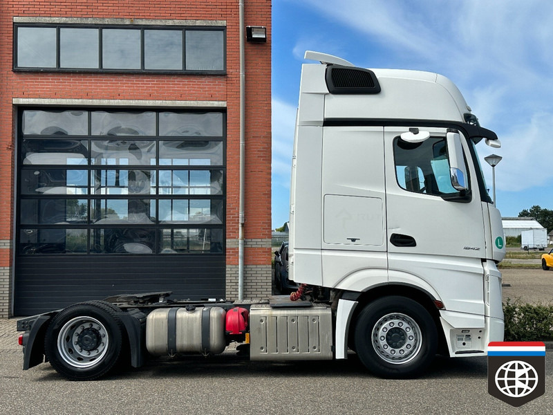 Mercedes-Benz ACTROS 1842 LLS - GIGA SPACE - NIGHT A/C - 2 X TANK - Tractor: foto 5 Mercedes-Benz ACTROS 1842 LLS - GIGA SPACE - NIGHT A/C - 2 X TANK - Tractor: foto 5