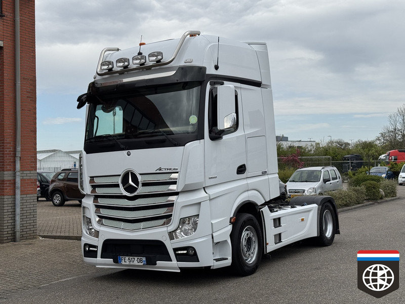 Mercedes-Benz ACTROS 1853 Giga Space - Full spoiler - night A/C - LOW KM - Tractor: foto 2 Mercedes-Benz ACTROS 1853 Giga Space - Full spoiler - night A/C - LOW KM - Tractor: foto 2