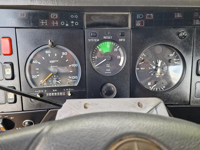 Caminhão betoneira Mercedes-Benz 2527 B 6X4: foto 18 Caminhão betoneira Mercedes-Benz 2527 B 6X4: foto 18