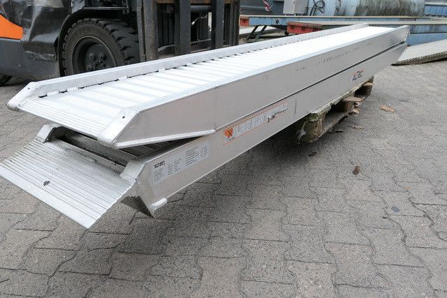 Altec ALU-Rampen AVS 130 MR, NEU - Reboque baixa: foto 2 Altec ALU-Rampen AVS 130 MR, NEU - Reboque baixa: foto 2