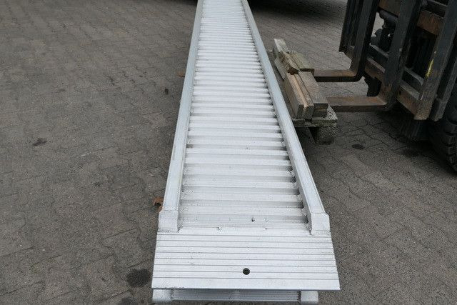 Altec ALU-Rampen AVS 130 MR, NEU - Reboque baixa: foto 4 Altec ALU-Rampen AVS 130 MR, NEU - Reboque baixa: foto 4