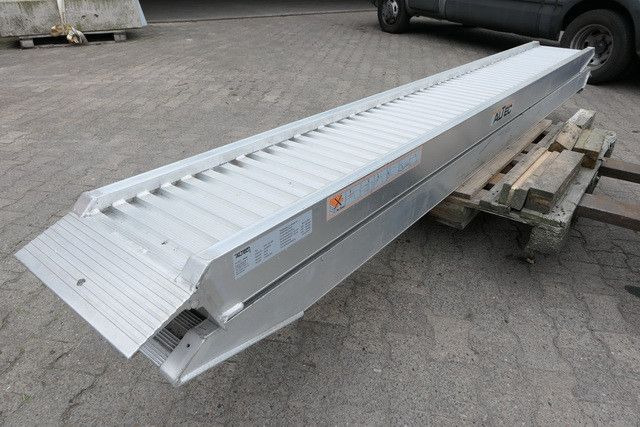Altec ALU-Rampen AVS 130 MR, NEU - Reboque baixa: foto 3 Altec ALU-Rampen AVS 130 MR, NEU - Reboque baixa: foto 3