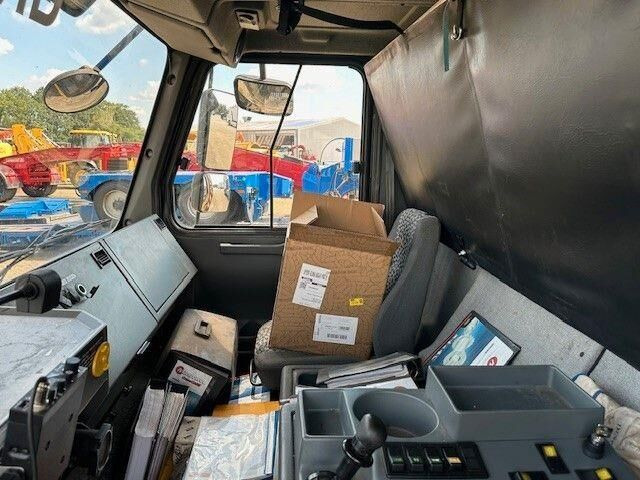 Grove GMK6300 KRAN 300/330 Tonnen - Guindaste de torre: foto 5 Grove GMK6300 KRAN 300/330 Tonnen - Guindaste de torre: foto 5