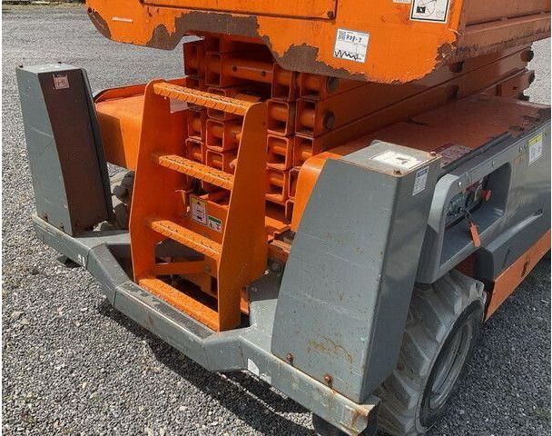 Haulotte Compact 12 DX, Geländegängig, Kubota, 12,15m - Plataforma de Tijera/ Plataforma de tesoura: foto 4 Haulotte Compact 12 DX, Geländegängig, Kubota, 12,15m - Plataforma de Tijera/ Plataforma de tesoura: foto 4