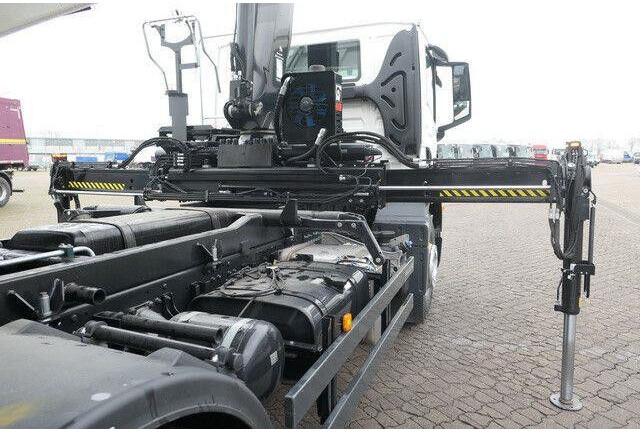 MAN 18.320 TGM BB, Kran Hiab X-Hiduo 138, Funk, AHK - Caminhão basculante: foto 3 MAN 18.320 TGM BB, Kran Hiab X-Hiduo 138, Funk, AHK - Caminhão basculante: foto 3