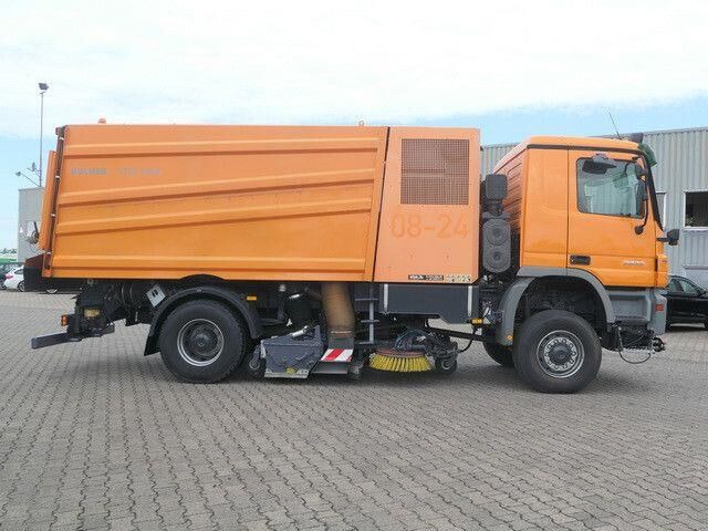 Mercedes-Benz 2032 A Actros 4x4, Bucher STKF 9500, Airport, AC - Varredora urbana: foto 2 Mercedes-Benz 2032 A Actros 4x4, Bucher STKF 9500, Airport, AC - Varredora urbana: foto 2
