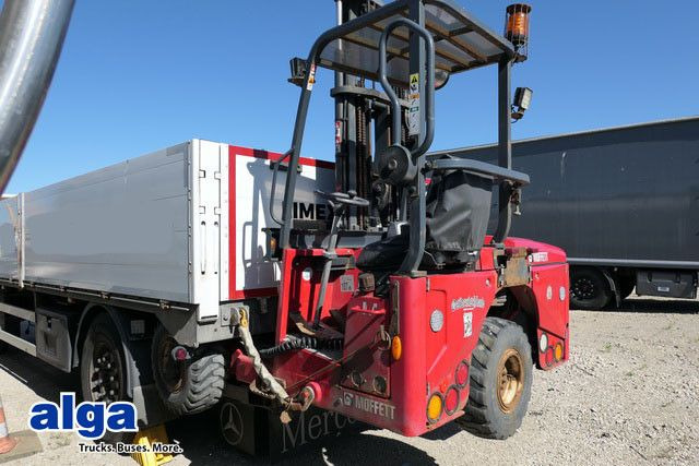 Moffett M4 25.3, Mitnahmestapler, 2.500kg, 3m Hubhöhe - Empilhadeira montada em caminhão: foto 1 Moffett M4 25.3, Mitnahmestapler, 2.500kg, 3m Hubhöhe - Empilhadeira montada em caminhão: foto 1