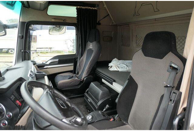 Tractor MAN 18.460 TGX XXL 4x2, Spoiler, Intarder, 2x Tank: foto 6 Tractor MAN 18.460 TGX XXL 4x2, Spoiler, Intarder, 2x Tank: foto 6