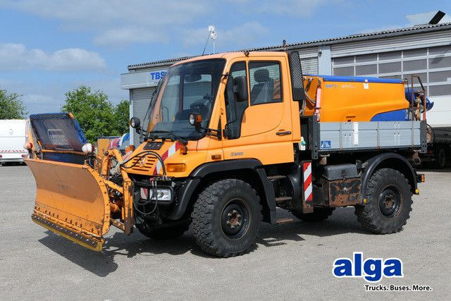 Unimog U 300 4x4, Schmidt, Streuer, Schild, Klima,27tkm - Veículo comercial: foto 1 Unimog U 300 4x4, Schmidt, Streuer, Schild, Klima,27tkm - Veículo comercial: foto 1