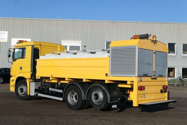 MAN 26.413/6x2/4x 2000 ltr. Tanks/Deutz Motor - Veículo municipal/ Especial: foto 3 MAN 26.413/6x2/4x 2000 ltr. Tanks/Deutz Motor - Veículo municipal/ Especial: foto 3