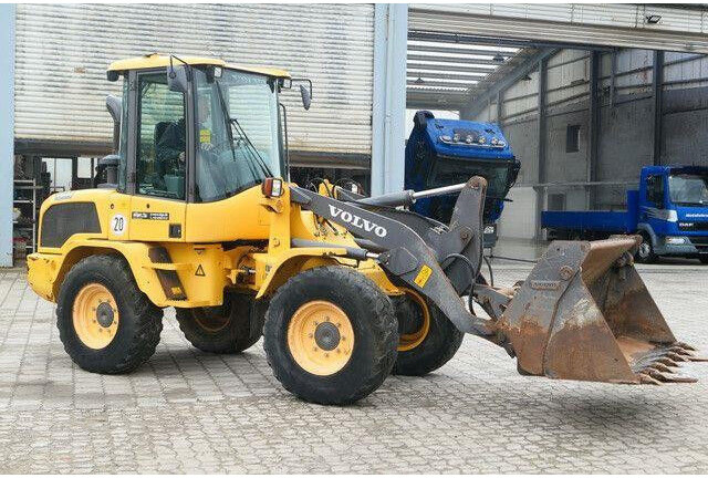 Volvo L30G, 4+1 Schaufel, Palettengabel, Hydr. S.W.S. - Carregadeira de rodas: foto 2 Volvo L30G, 4+1 Schaufel, Palettengabel, Hydr. S.W.S. - Carregadeira de rodas: foto 2