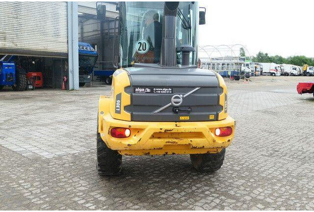 Volvo L30G, 4+1 Schaufel, Palettengabel, Hydr. S.W.S. - Carregadeira de rodas: foto 4 Volvo L30G, 4+1 Schaufel, Palettengabel, Hydr. S.W.S. - Carregadeira de rodas: foto 4