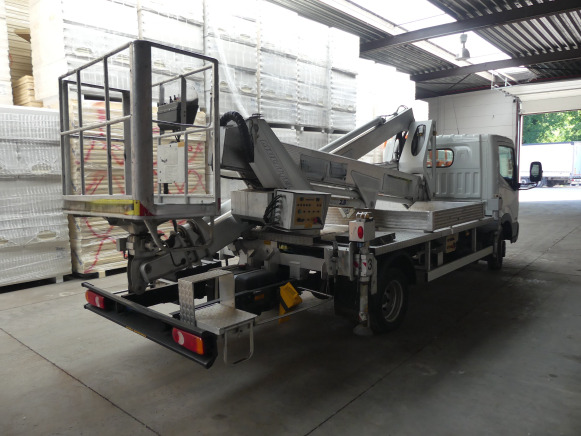 Camionnette nacelle Nissan Cabstar-Multitel MX 250 (2015-58.494 km) (VWASUFF24F5178387) - Caminhão com plataforma aérea: foto 3 Camionnette nacelle Nissan Cabstar-Multitel MX 250 (2015-58.494 km) (VWASUFF24F5178387) - Caminhão com plataforma aérea: foto 3