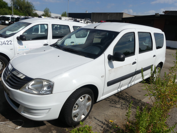 REF:10423 - Voiture Dacia Logan 1.5 DCI break (2012-254.373 km) - Automóvel: foto 1 REF:10423 - Voiture Dacia Logan 1.5 DCI break (2012-254.373 km) - Automóvel: foto 1