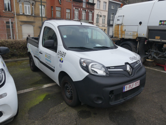 REF:69689 - Voiture pickup électrique Renault FW (accidenté) - Pick-up: foto 3 REF:69689 - Voiture pickup électrique Renault FW (accidenté) - Pick-up: foto 3