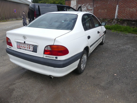 REF:DBB024 - Voiture Toyota Avensis (1998-172.549 km) - Automóvel: foto 5 REF:DBB024 - Voiture Toyota Avensis (1998-172.549 km) - Automóvel: foto 5