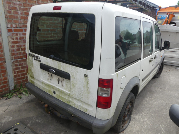 REF:Immatriculé sous : TRF-385 - Voiture Ford Tourneo Connect - Carrinha cabine dupla: foto 4 REF:Immatriculé sous : TRF-385 - Voiture Ford Tourneo Connect - Carrinha cabine dupla: foto 4