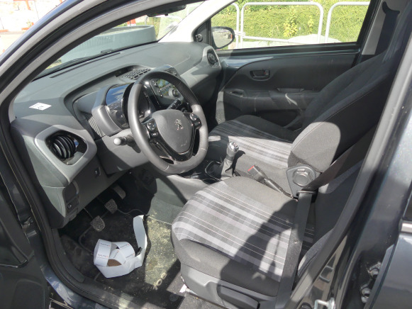Voiture (1.735km) Peugeot 108 Style 5 portes(Vin:VF3PSCFBDJR245289) - Automóvel: foto 5 Voiture (1.735km) Peugeot 108 Style 5 portes(Vin:VF3PSCFBDJR245289) - Automóvel: foto 5
