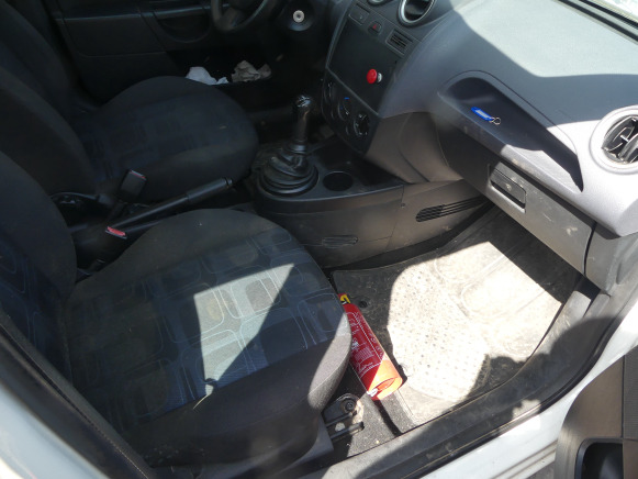 Voiture Ford FIESTA (2006-110.830 km) - Automóvel: foto 5 Voiture Ford FIESTA (2006-110.830 km) - Automóvel: foto 5