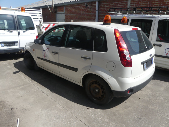 Voiture Ford FIESTA (2006-110.830 km) - Automóvel: foto 2 Voiture Ford FIESTA (2006-110.830 km) - Automóvel: foto 2