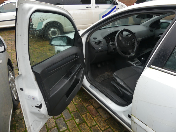 Voiture Opel Astra (2005-150.228 km) - Automóvel: foto 5 Voiture Opel Astra (2005-150.228 km) - Automóvel: foto 5