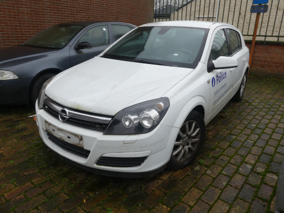 Voiture Opel Astra (2005-150.228 km) - Automóvel: foto 1 Voiture Opel Astra (2005-150.228 km) - Automóvel: foto 1
