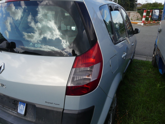 Voiture Renault Scenic 1.9 DCI - Automóvel: foto 5 Voiture Renault Scenic 1.9 DCI - Automóvel: foto 5