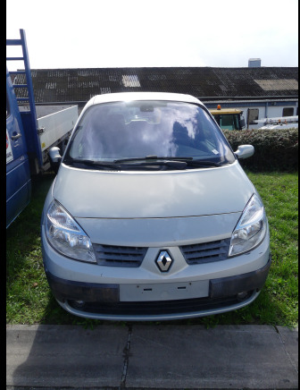 Voiture Renault Scenic 1.9 DCI - Automóvel: foto 1 Voiture Renault Scenic 1.9 DCI - Automóvel: foto 1