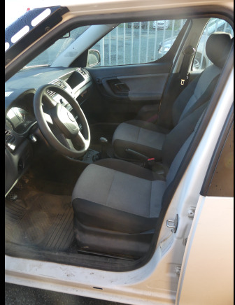 Voiture Skoda Roomster (2010-118.919 km) - Automóvel: foto 5 Voiture Skoda Roomster (2010-118.919 km) - Automóvel: foto 5