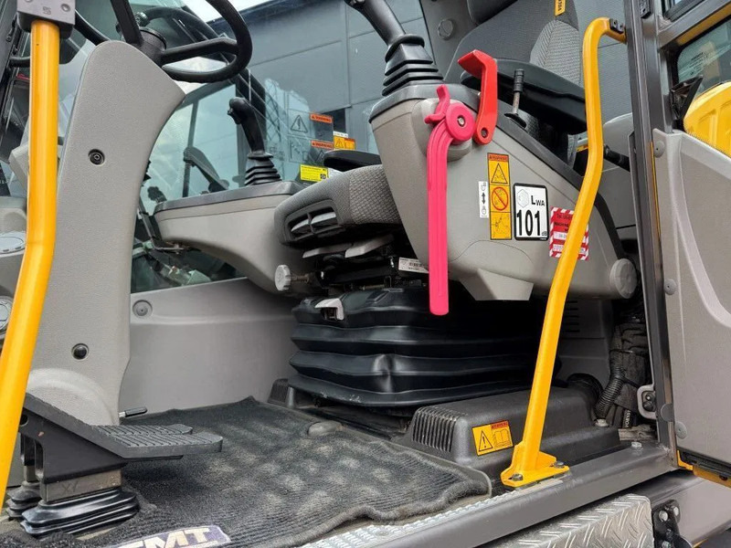 Escavadeira de rodas Volvo EW140D 2017 10000 uur ! NETTE NEDERLANDSE MACHINE: foto 19