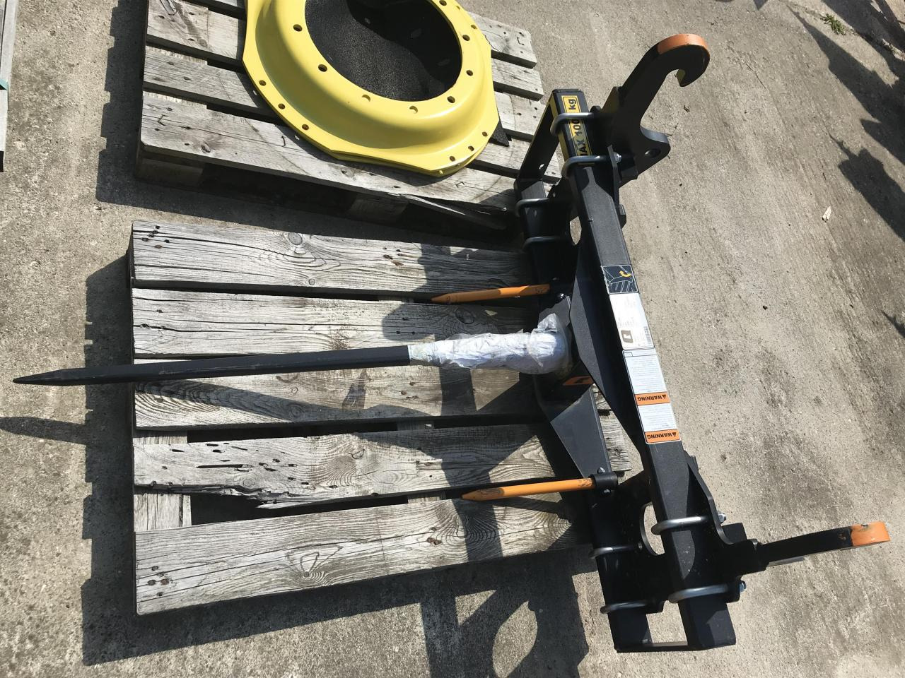 ALÖ Ballenspieß - Carregador frontal para o trator: foto 1 ALÖ Ballenspieß - Carregador frontal para o trator: foto 1