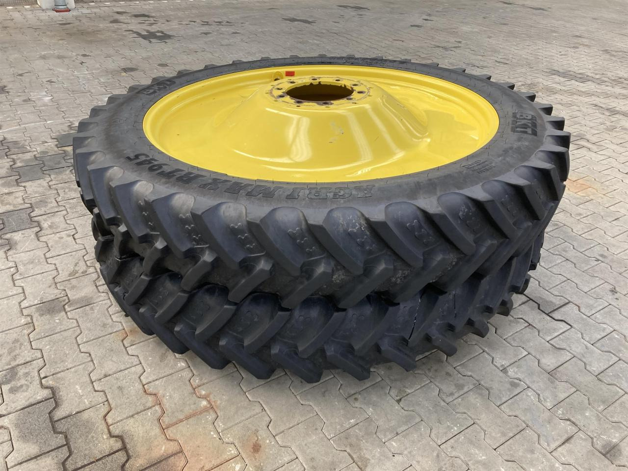 BKT 320/90R54 - Pneu de Máquina agrícola: foto 1 BKT 320/90R54 - Pneu de Máquina agrícola: foto 1