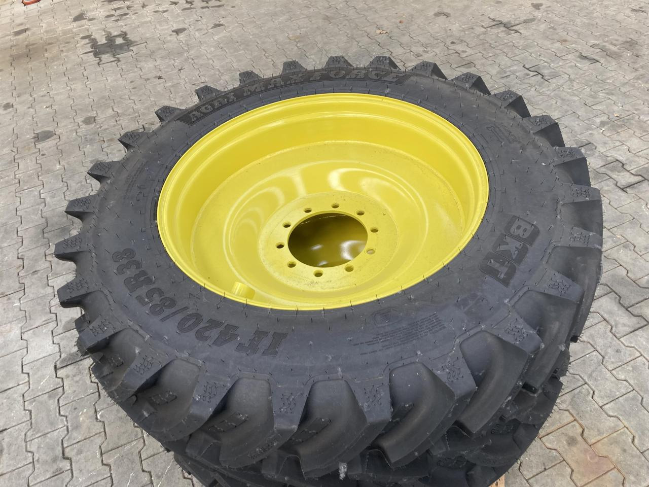 BKT 420/85R38 - Pneu de Máquina agrícola: foto 3 BKT 420/85R38 - Pneu de Máquina agrícola: foto 3
