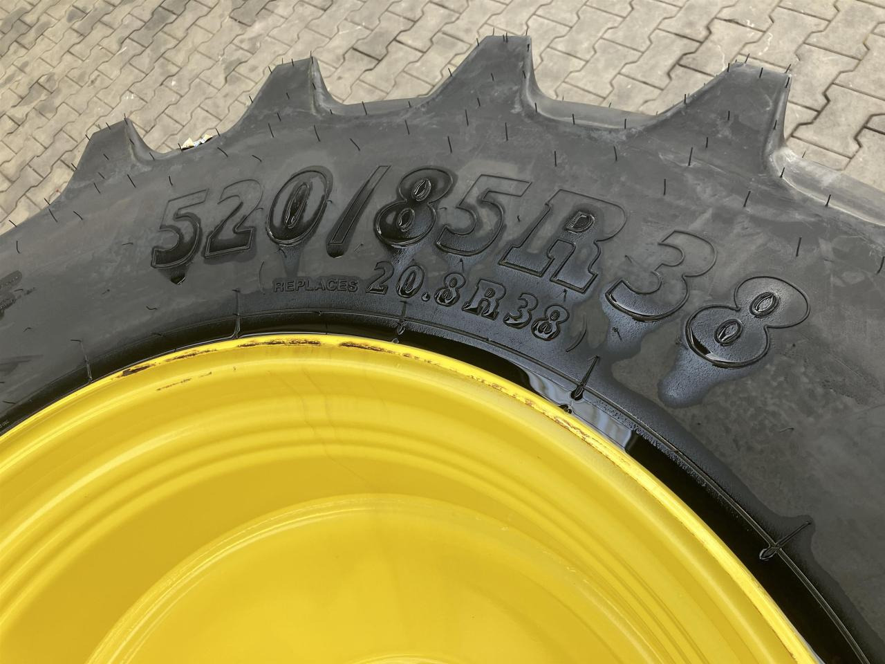 BKT 520/85R38 - Pneu de Máquina agrícola: foto 2 BKT 520/85R38 - Pneu de Máquina agrícola: foto 2