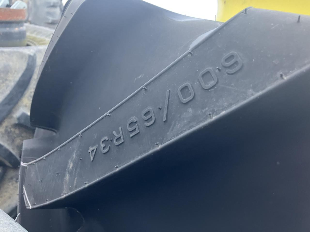 Bridgestone 600/65R34 - Pneu de Máquina agrícola: foto 5 Bridgestone 600/65R34 - Pneu de Máquina agrícola: foto 5