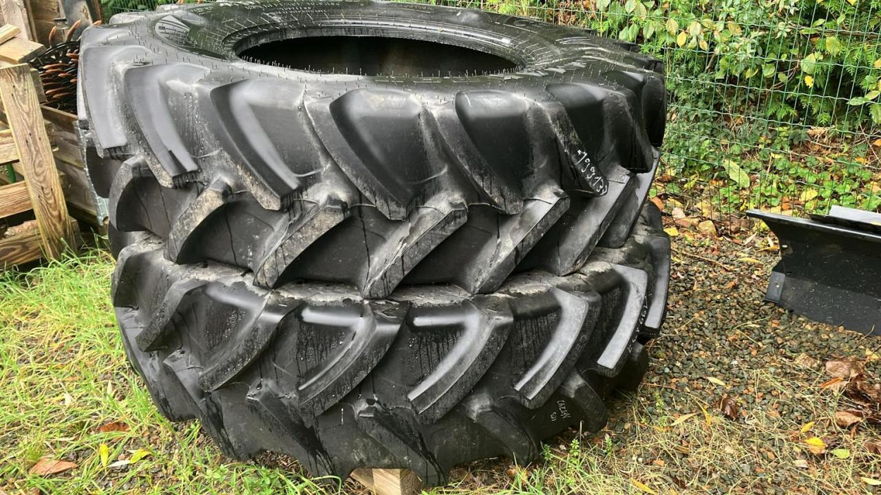 CEAT 420/90R30 - Pneu de Máquina agrícola: foto 1 CEAT 420/90R30 - Pneu de Máquina agrícola: foto 1