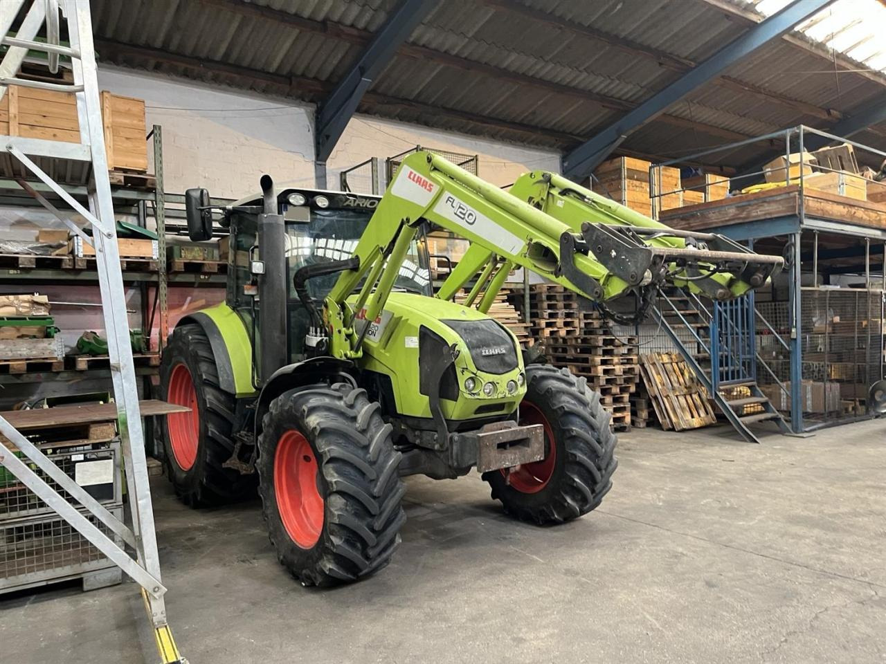CLAAS Arion 420 - Trator: foto 2 CLAAS Arion 420 - Trator: foto 2
