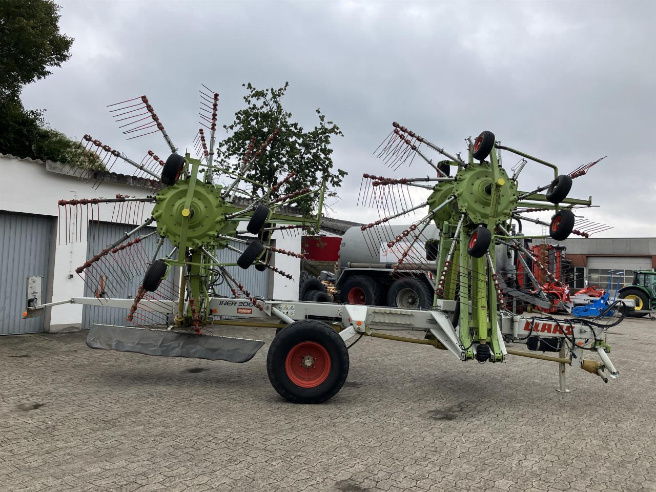 CLAAS Liner 3000 - Ancinho enleirador: foto 3 CLAAS Liner 3000 - Ancinho enleirador: foto 3