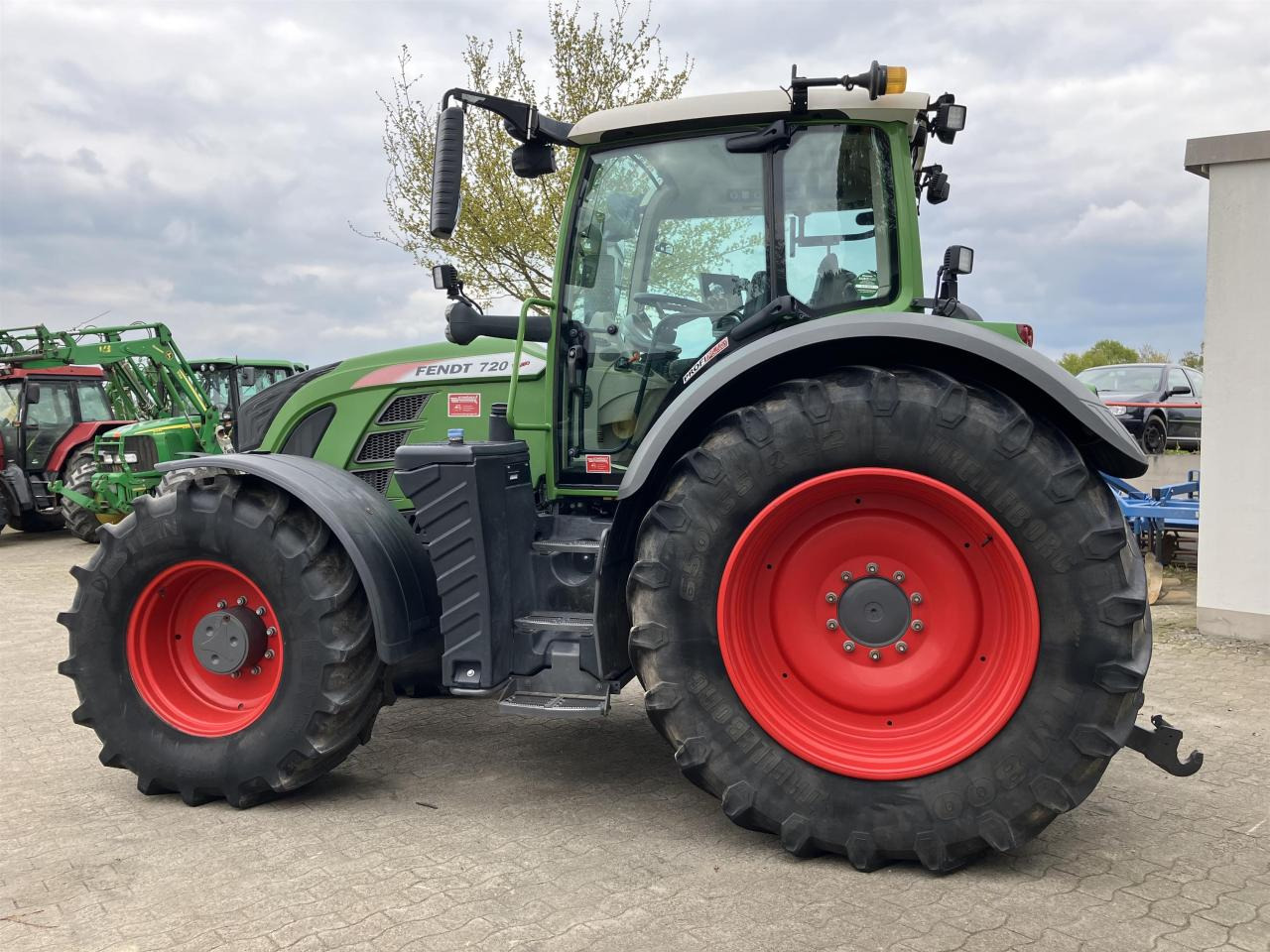 Fendt 724 S4 ProfiPlus - Trator: foto 3 Fendt 724 S4 ProfiPlus - Trator: foto 3
