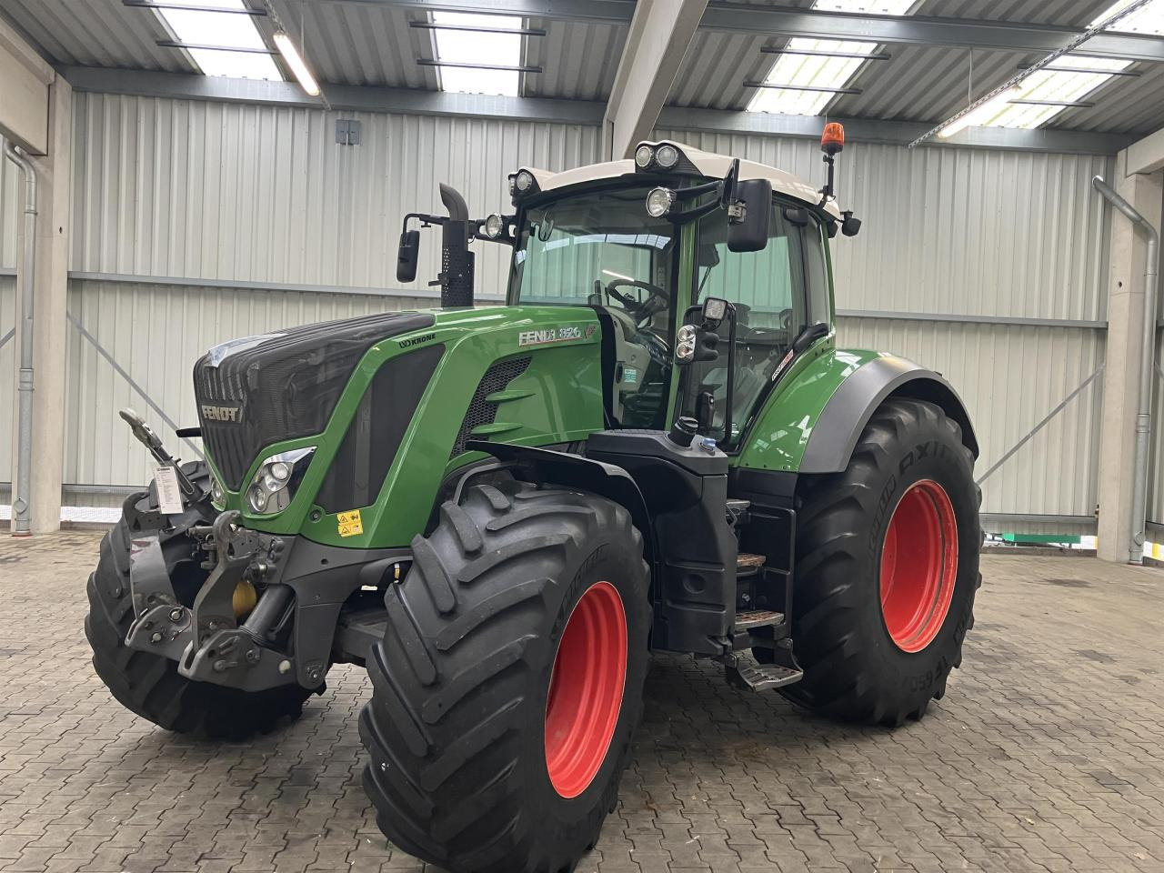 Fendt 826 Vario ProfiPlus - Trator: foto 1 Fendt 826 Vario ProfiPlus - Trator: foto 1