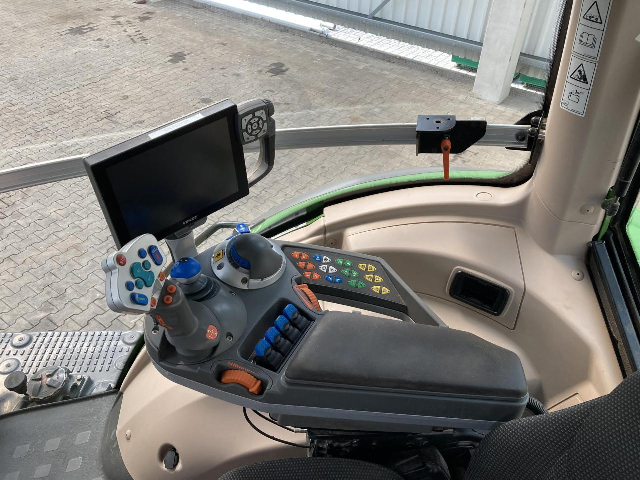 Trator Fendt 828 Profi Plus: foto 12 Trator Fendt 828 Profi Plus: foto 12