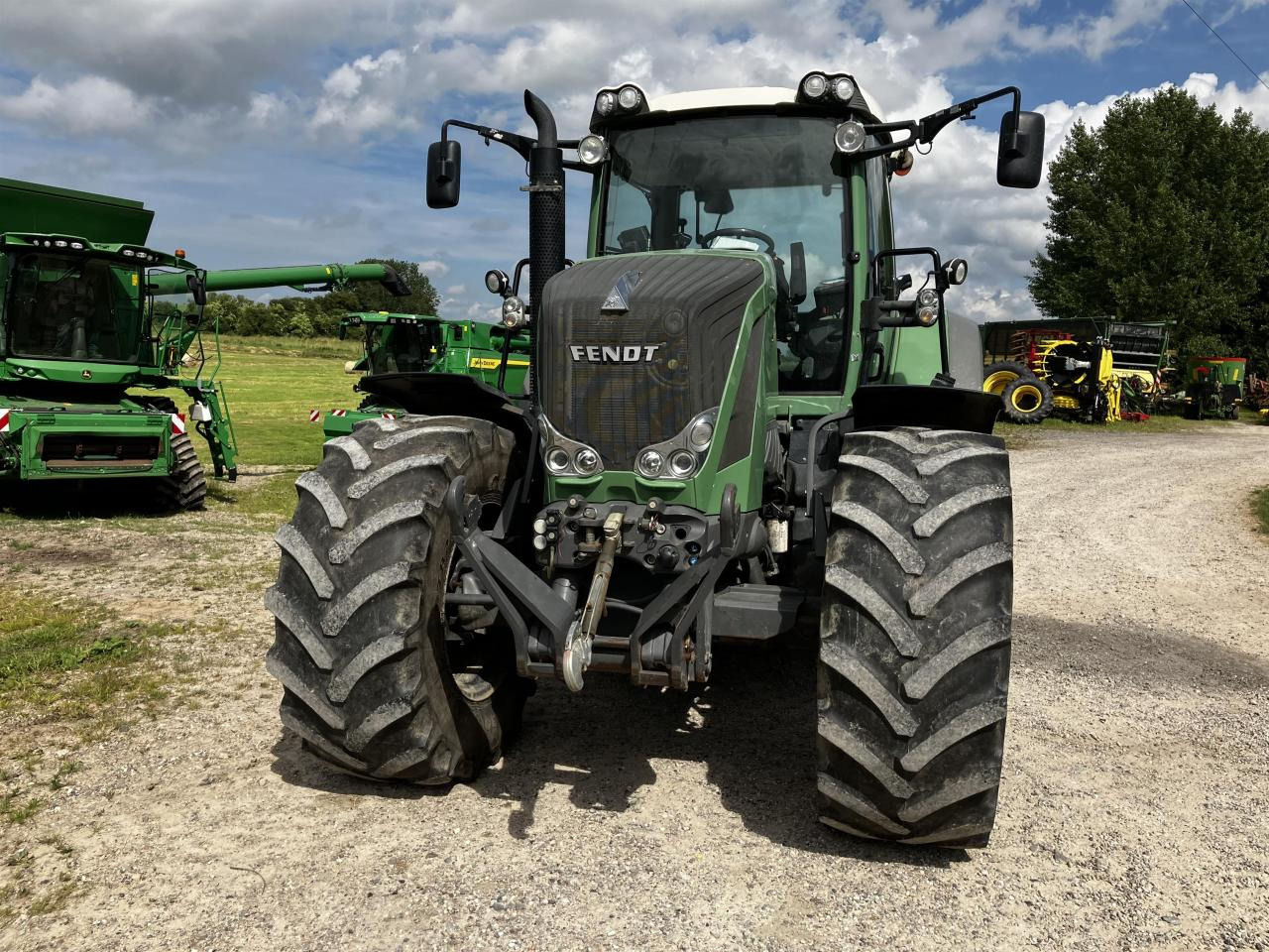Fendt 828 Vario Profi Plus - Trator: foto 2 Fendt 828 Vario Profi Plus - Trator: foto 2